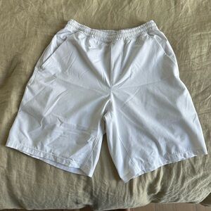 10/10 condition lululemon pace breaker 9” lined short men’s size M white